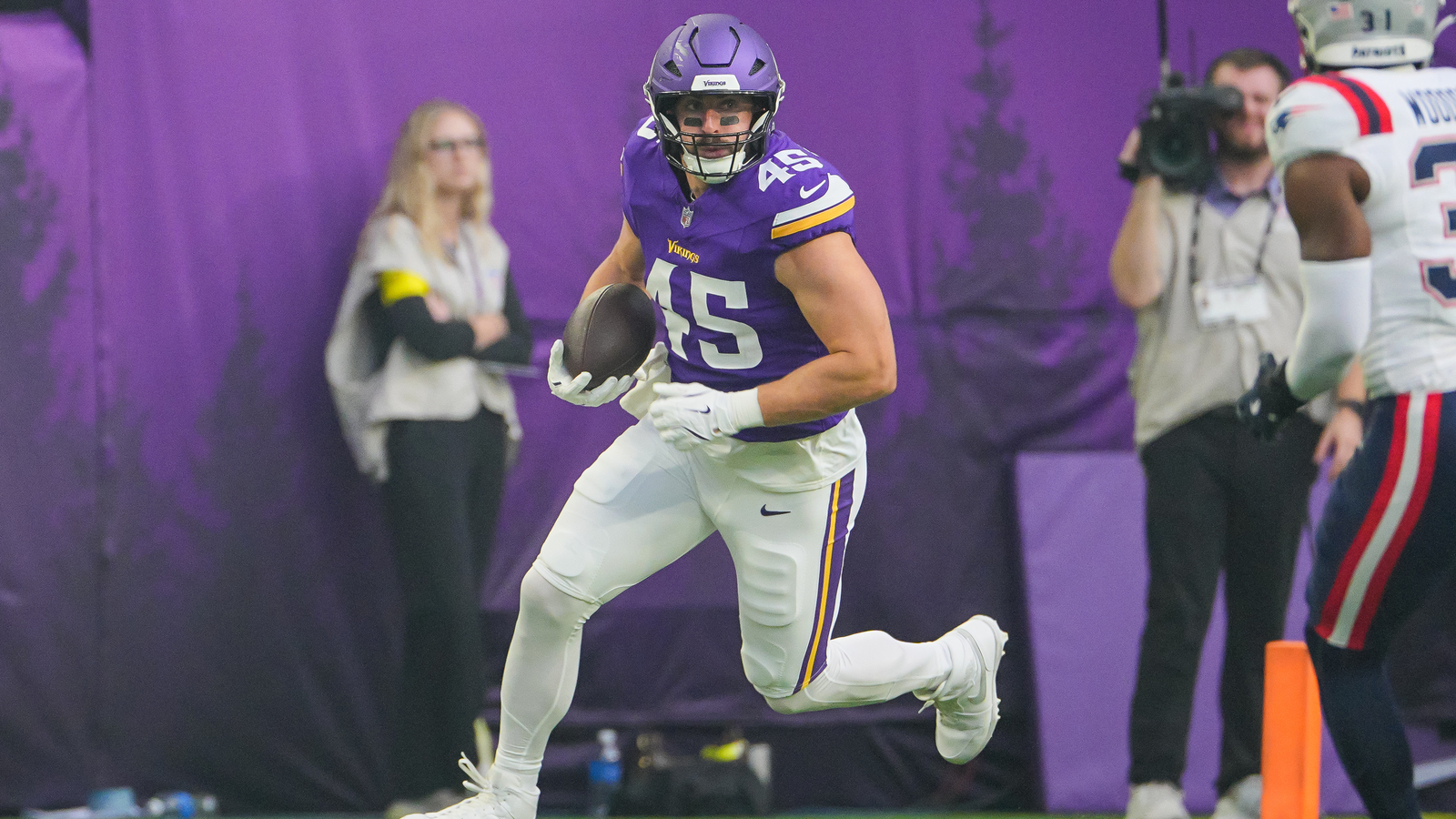 https://www.yardbarker.com/media/d/e/de53608a500be72373c78875b11fa79eff449d22/thumb_16x9/aug-16-2025-minneapolis-minnesota-usa-minnesota.jpg