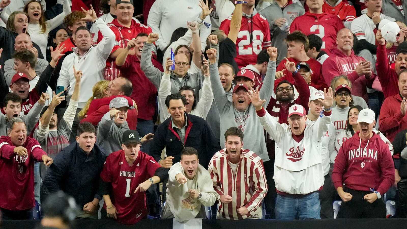 Indiana football fans making their presence known in Pasadena ahead of ...