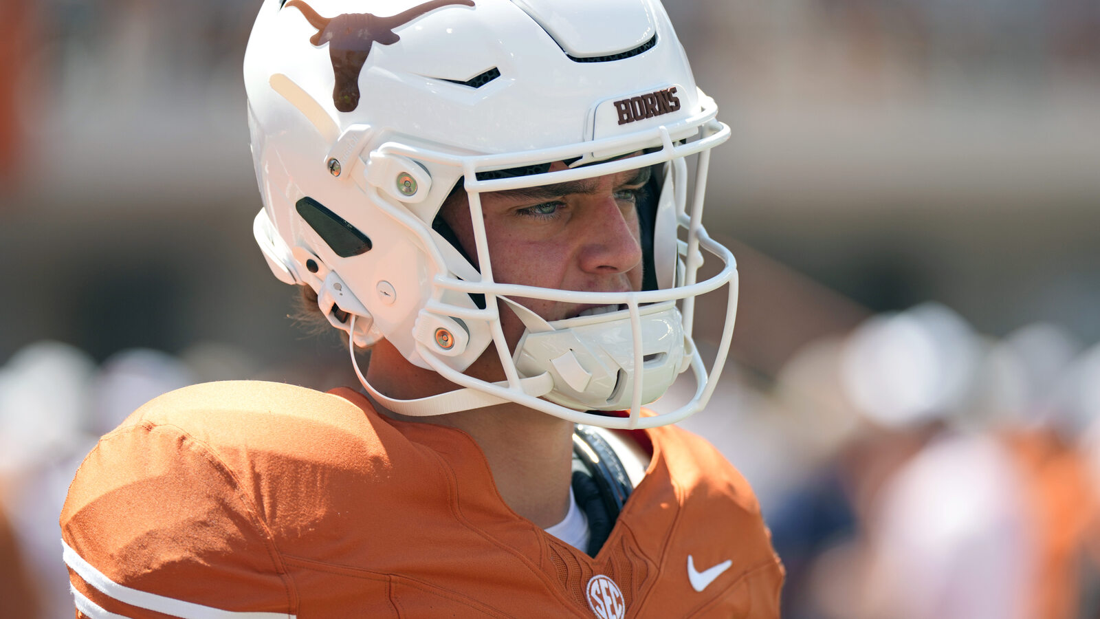 https://www.yardbarker.com/media/d/e/de639e7909ebb3ebccb194e994ead3f054fc74c1/thumb_16x9/name-top-15-passers-texas-longhorns-history.jpg