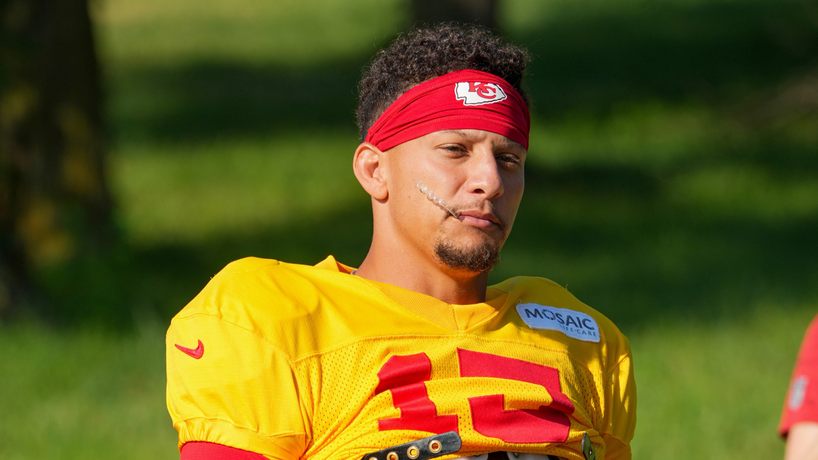 https://www.yardbarker.com/media/d/e/decf537aa6795af58b5026c03b267a3e953e5801/thumb_16x9/two-minute-drill-patrick-mahomes-health-bijan.jpg?v=1