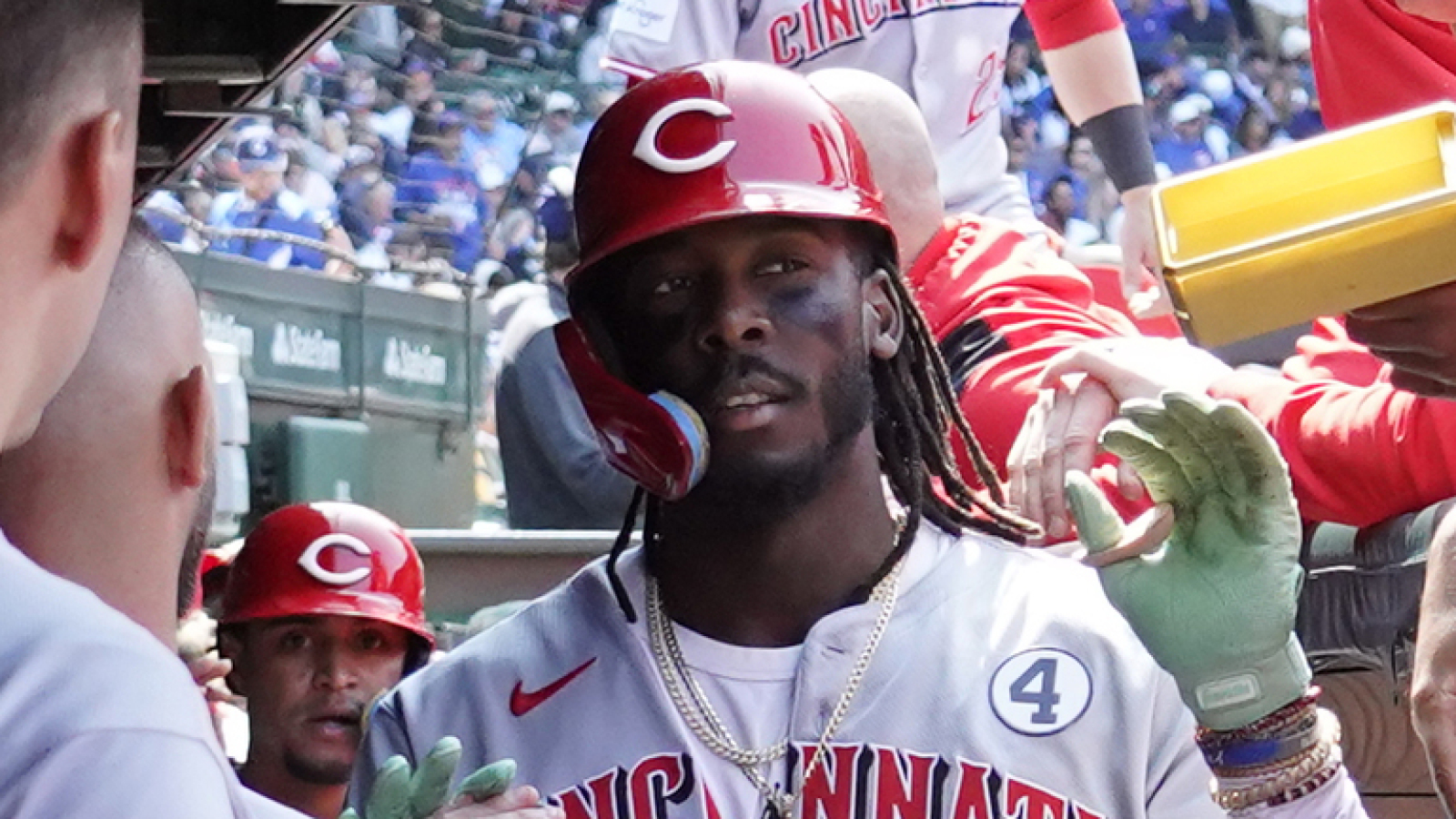 https://www.yardbarker.com/media/d/f/df1a9cac62cd1a048493a89f7b3a81b6cb7e9ff3/thumb_16x9/watch-reds-de-la-cruz-blasts-hr-first-game-since.jpg?v=1