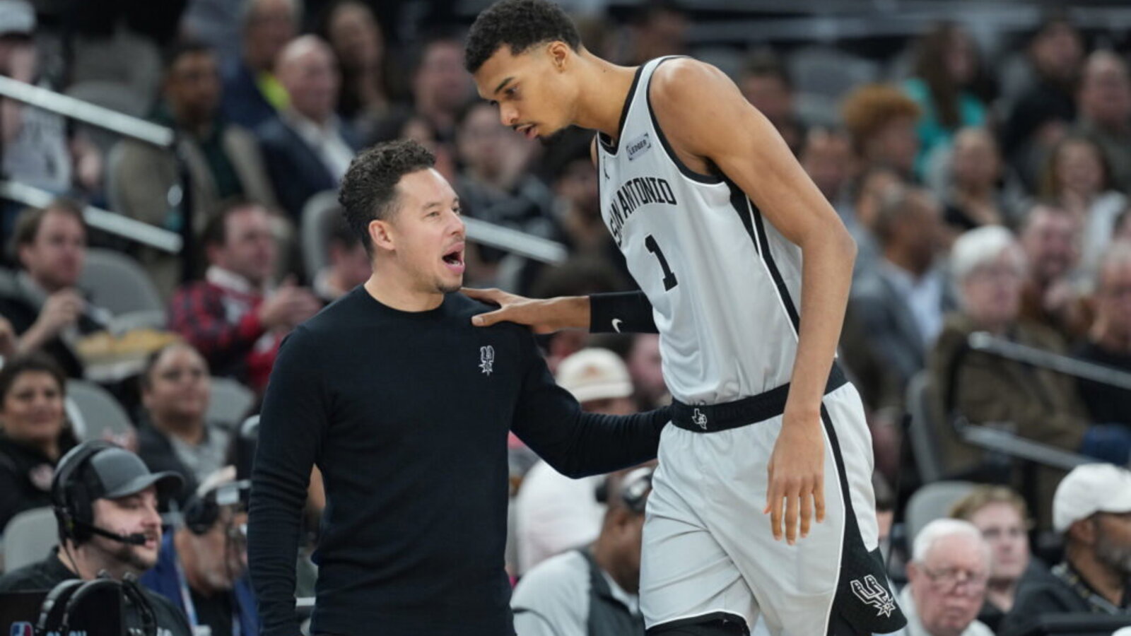 Mitch Johnson Blames Spurs’ ‘Undisciplined’ Defense for SGA’s Free ...