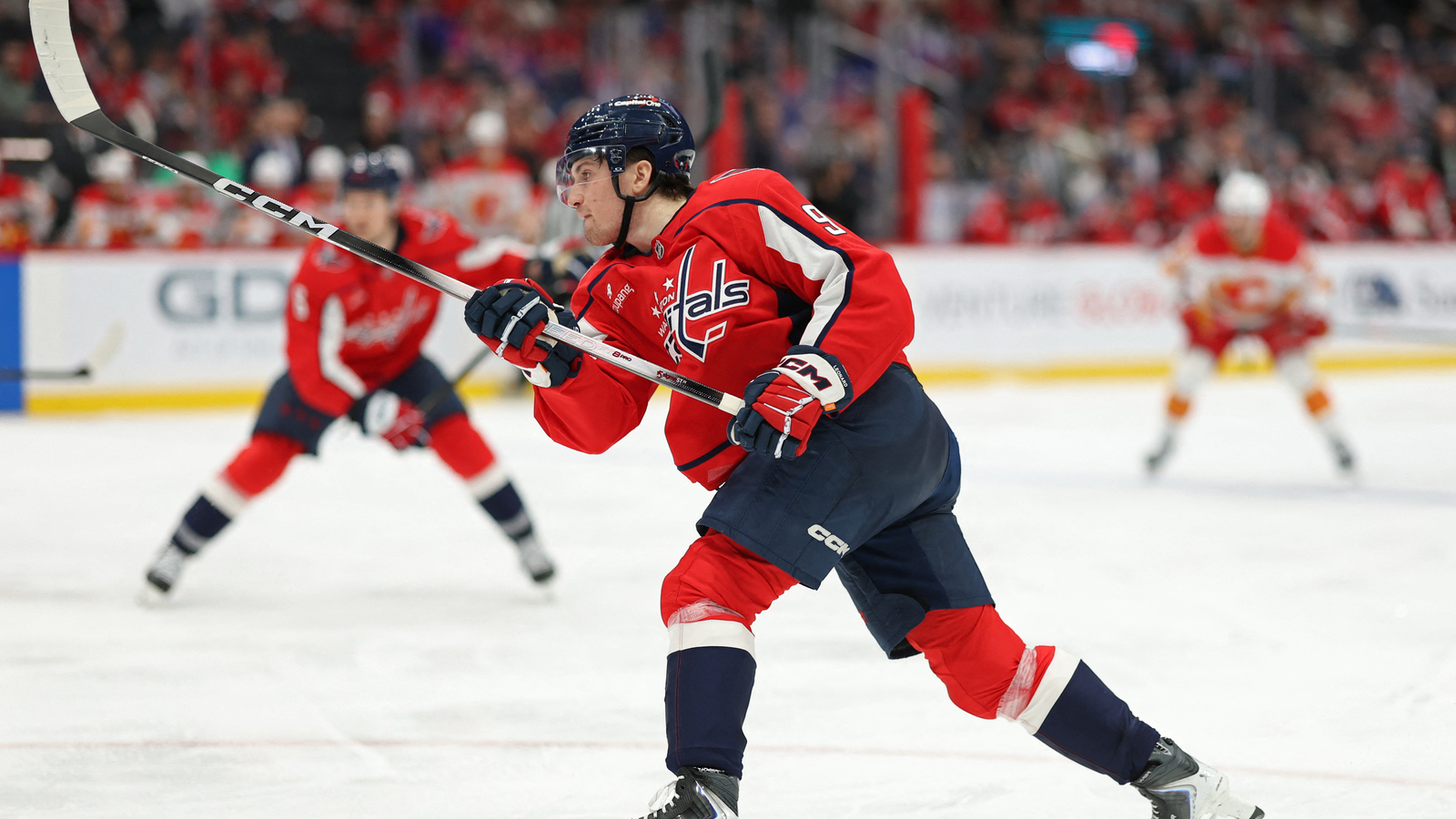 Washington Capitals Extend Ryan Leonard's Contract for Eight Years