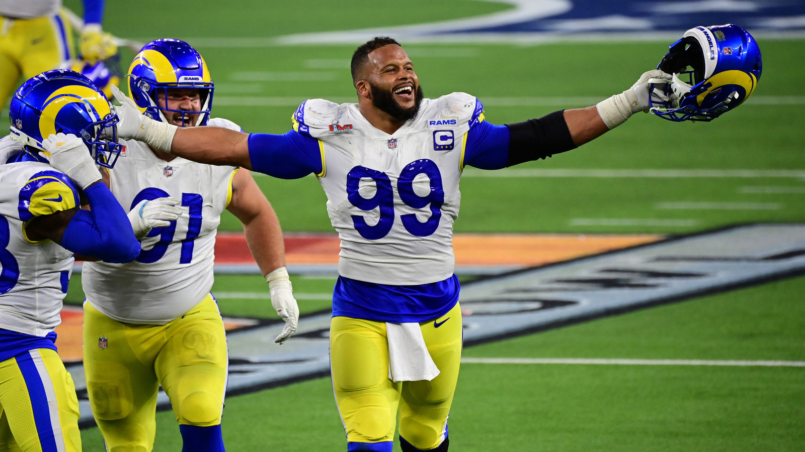 25 stories to keep an eye on in NFL training camps