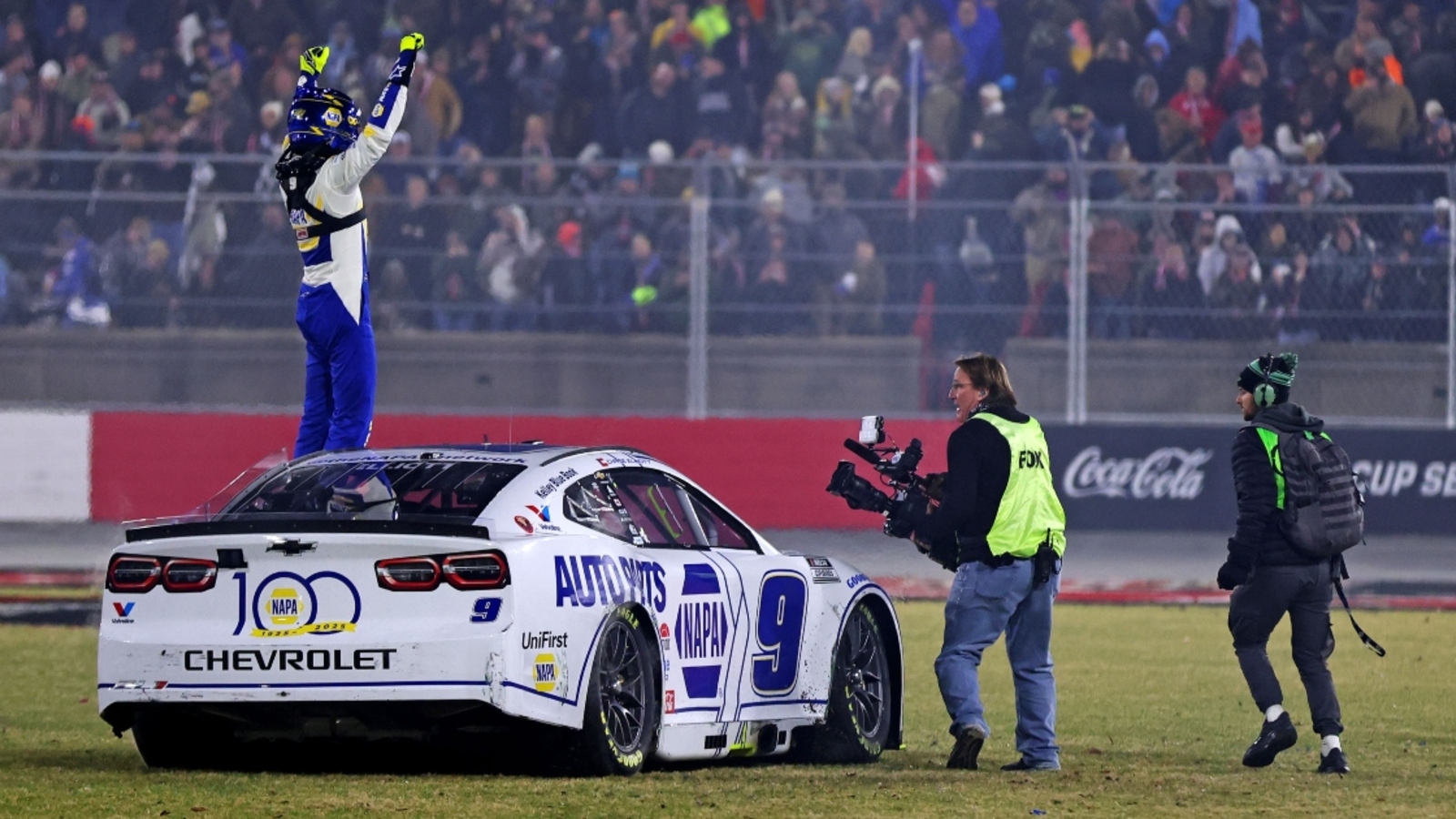Chase Elliott explains how he won 2025 Clash at Bowman Gray Stadium Yardbarker