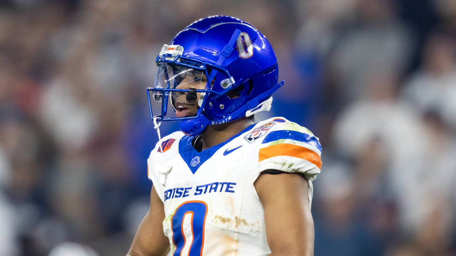 https://www.yardbarker.com/media/e/0/e021e22682040d2706727e36dfbbad0b58fbbbbe/thumb_16x9/college-footballs-impactful-defensive-transfers.jpg?v=1