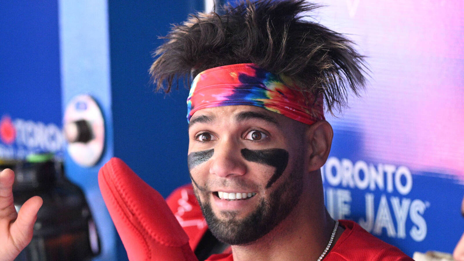 Diamondbacks' Lourdes Gurriel Jr. makes big impression with post-game vest  for teammates