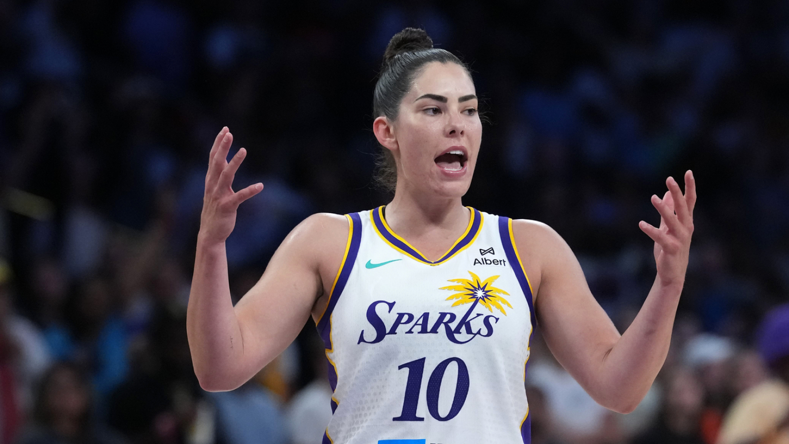 Sparks help their playoff chances by downing Mystics