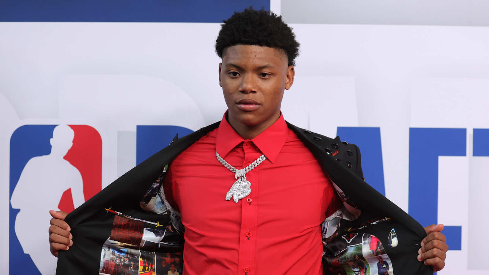 https://www.yardbarker.com/media/e/0/e0af3e14b9b3082cc3c94e51c7f9181a55a3e481/thumb_16x9/five-nba-first-round-picks-instant-impact.jpg?v=1
