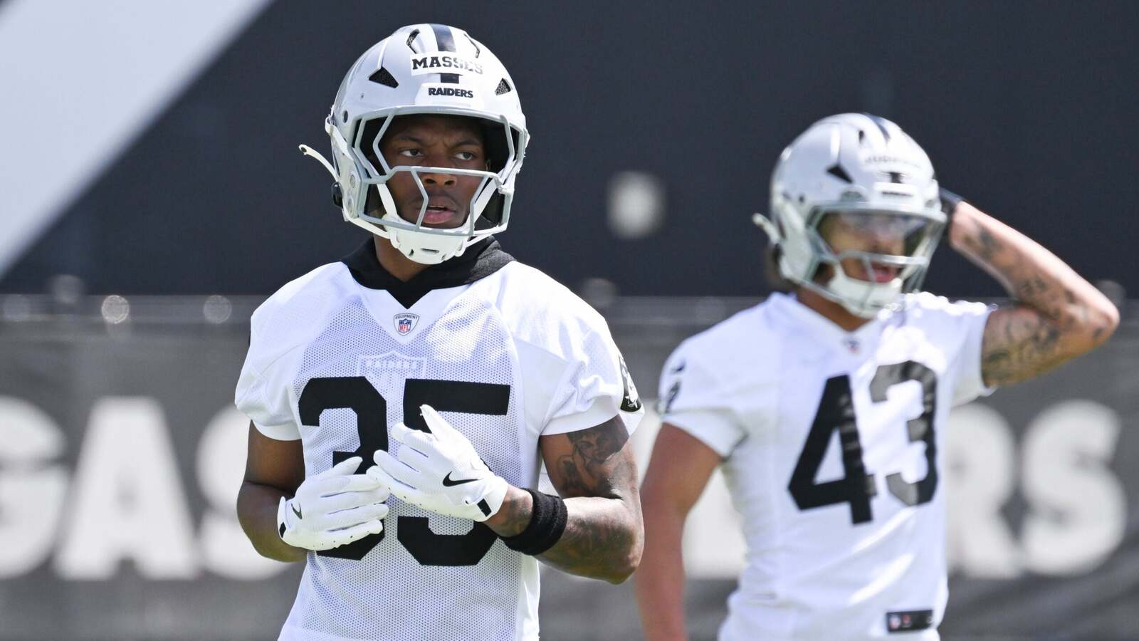 Raiders Coach Compares Rookie Hezekiah Masses to Pro Bowler Denzel Ward