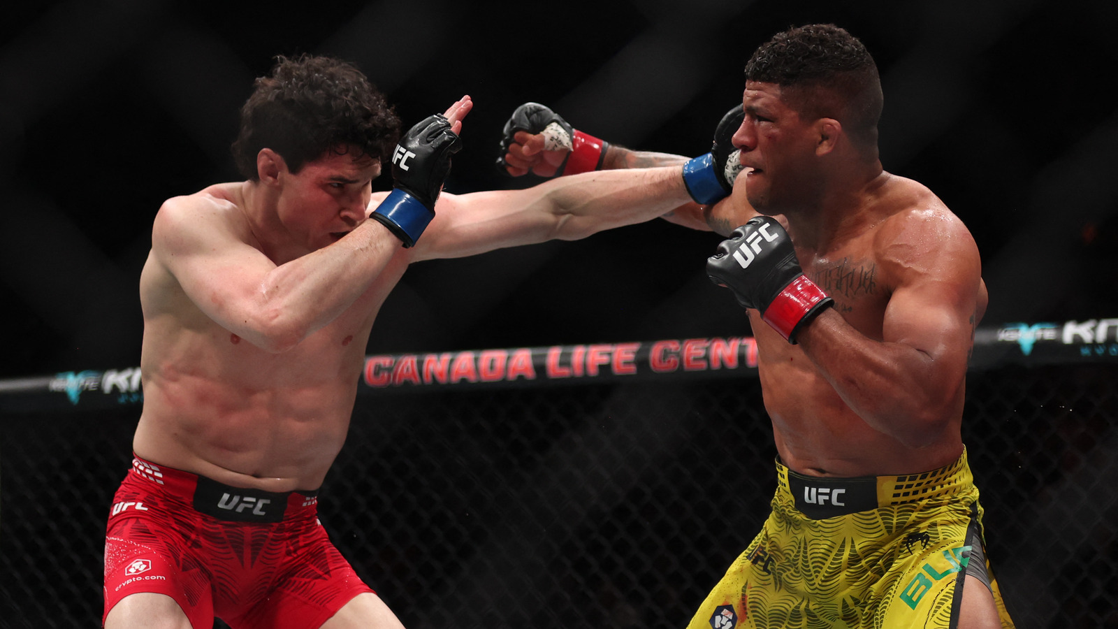 Gilbert Burns Seeks Wrestling Match with Colby Covington