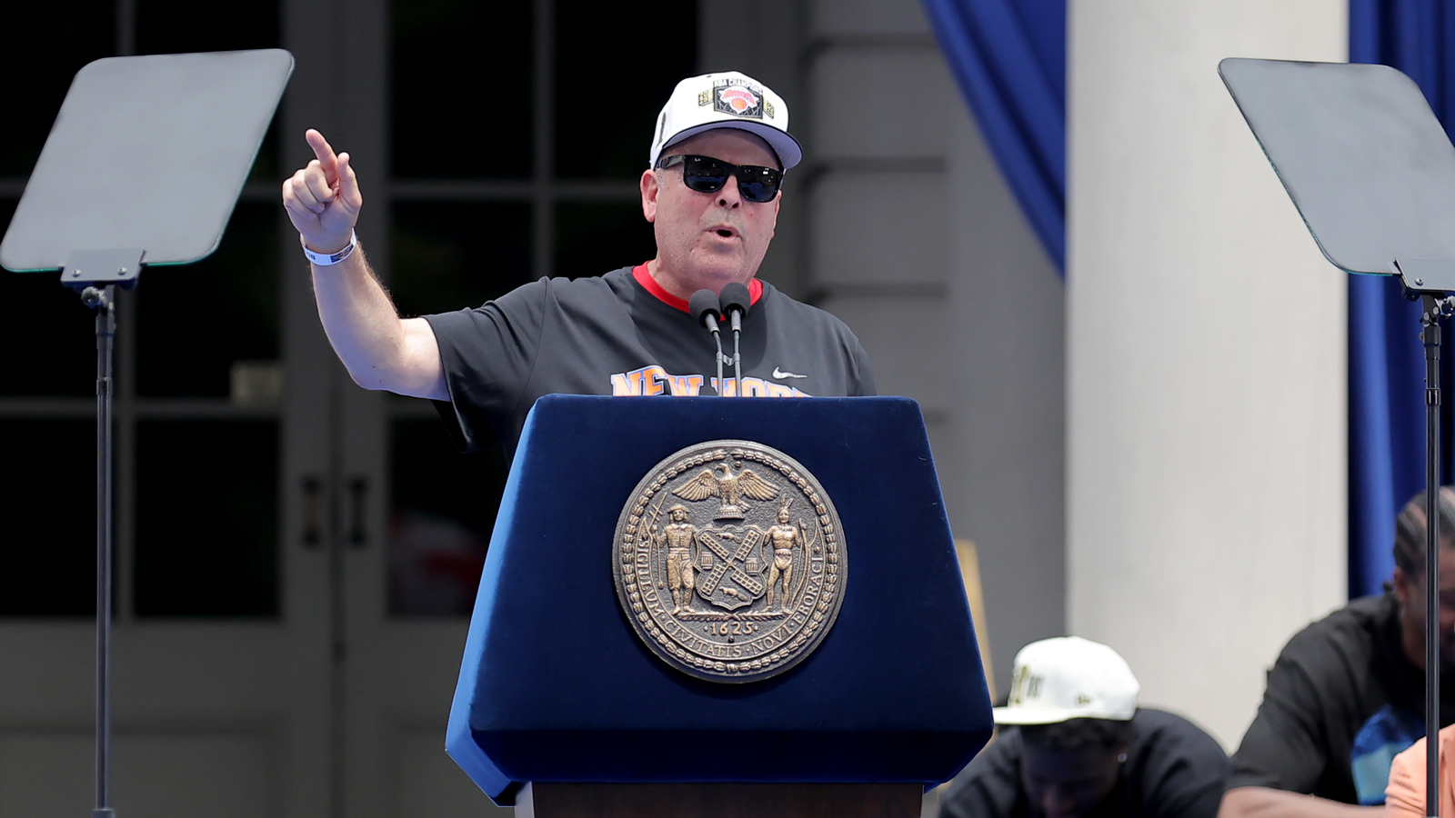 https://www.yardbarker.com/media/e/1/e158469ce2a30f79f0666d9198009eda38ea9ea9/thumb_16x9/jun-18-2026-new-york-ny-usa-new-york-knicks.jpg