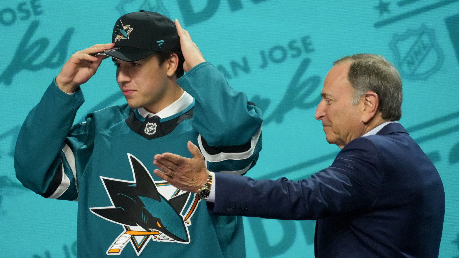 https://www.yardbarker.com/media/e/1/e1a941c69d765809990643e0a08071d9a340480d/thumb_16x9/sharks-2-overall-pick-add-young-talented-forward.jpg?v=1