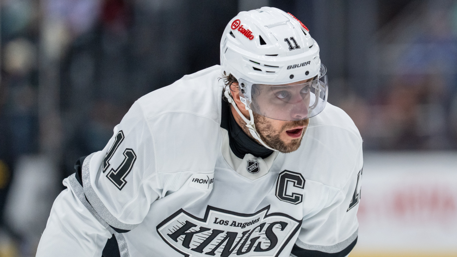 https://www.yardbarker.com/media/e/2/e218b551cb5597593bf281865a2b99e126fb5dfd/thumb_16x9/kings-waste-time-giving-anze-kopitar-honor-he.jpg?v=2