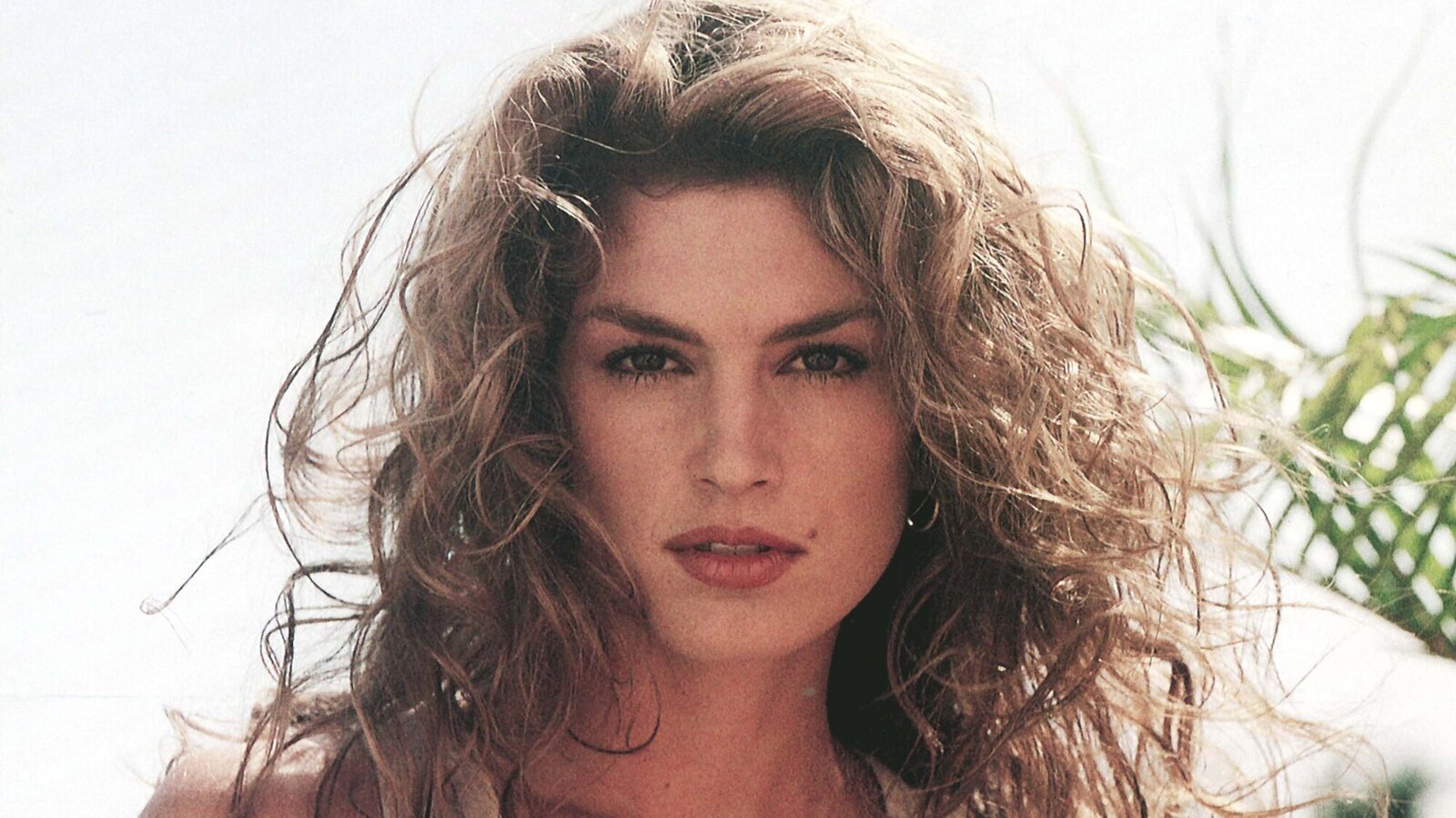 https://www.yardbarker.com/media/e/2/e2552735eac18d8d6cc3995e442ec2f020897379/thumb_16x9/20-iconic-supermodels-were-discovered-everyday.jpg