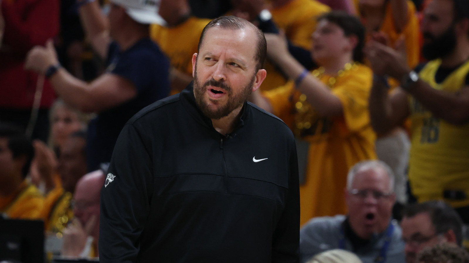 https://www.yardbarker.com/media/e/2/e2847d1020f64f61ad802c5435ef656407cb811d/thumb_16x9/kenny-smith-savage-diss-tom-thibodeau-during-game.jpg?v=1