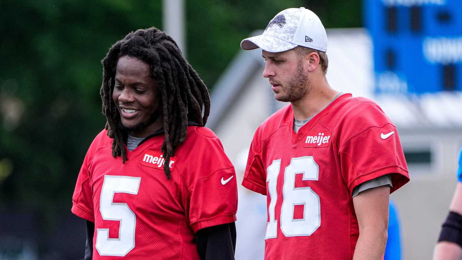 https://www.yardbarker.com/media/e/2/e2a85ec469fe047d113c11a34c5e17ef17a0cf2b/thumb_16x9/2015-week-1-starting-qbs-quiz.jpg?v=1
