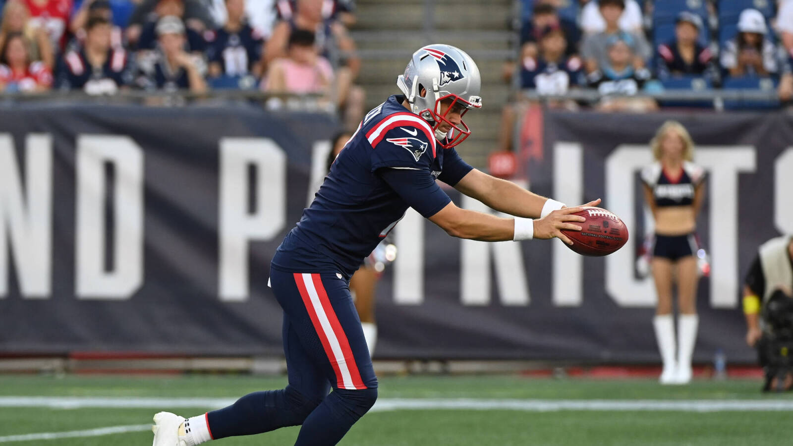 Player who filed grievance against Patriots joins AFC East rival - Vimarsana News