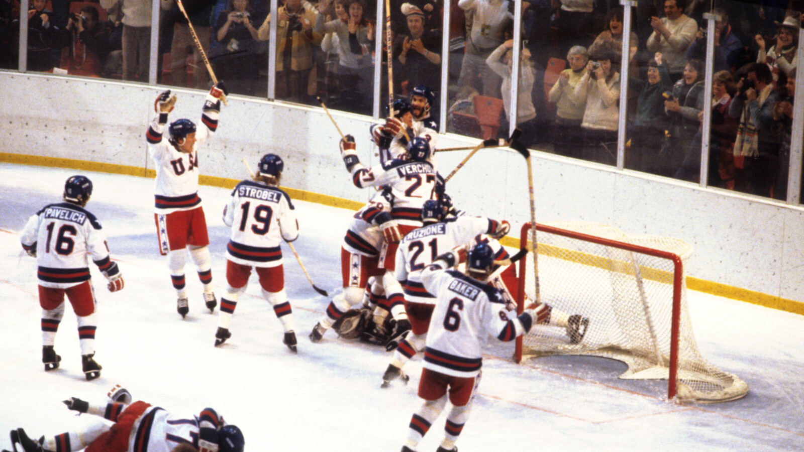 Photographer Who Took Iconic 'Miracle On Ice' Picture Has Died | Yardbarker
