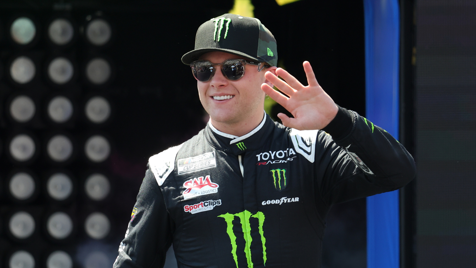 https://www.yardbarker.com/media/e/3/e309c44e2a2732a0f15da1565075dfd313bc356c/thumb_16x9/ty-gibbs-wins-pole-nascar-cup-series-race-sonoma.jpg?v=1