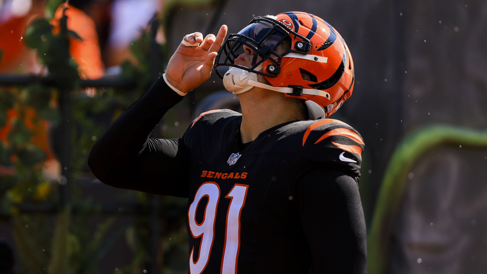 https://www.yardbarker.com/media/e/3/e34723e4d583b1aa94eb14a9f4fa0e22ea9a6e90/thumb_16x9/nfl-sack-leaders-season-quiz.jpg?v=3
