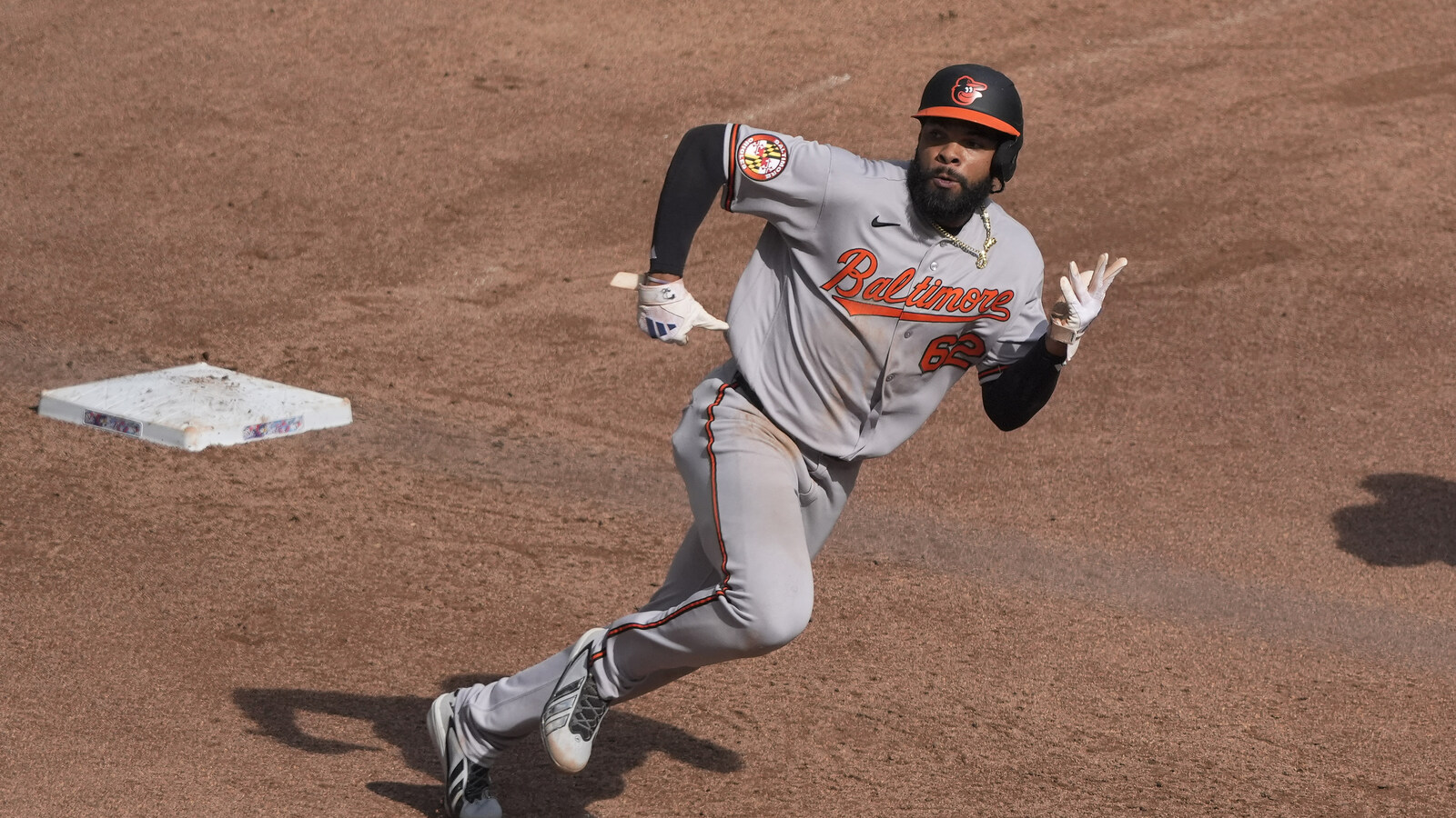 Orioles Re-Sign Rece Hinds
