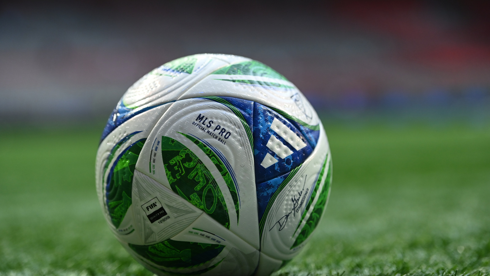 Thomas Frank sends clear message to Wilson Odobert after mixed display vs. Slavia Prague