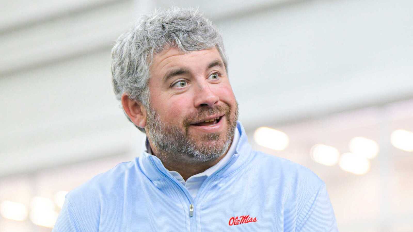 https://www.yardbarker.com/media/e/3/e3c1319eeed8a8816b4a4f98c2bcccb39c80a3ac/thumb_16x9/pete-golding-ole-miss-win-battle-2027-qb-over-usf.jpg?v=1