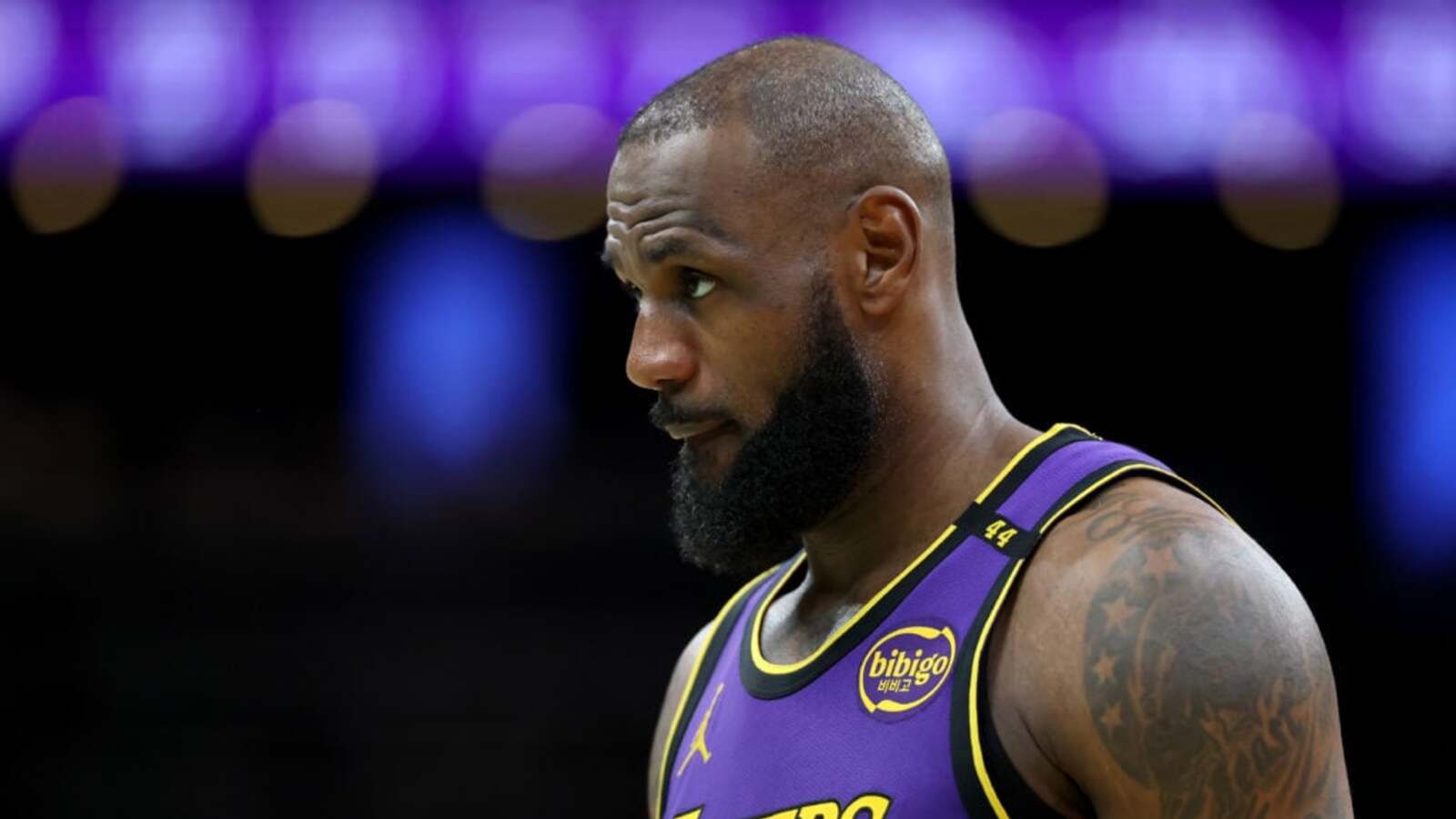 https://www.yardbarker.com/media/e/4/e407aec52285fe72f7f7273805eddb3a1b24ef0e/thumb_16x9/GettyImages-2204062773-1024x719.jpg