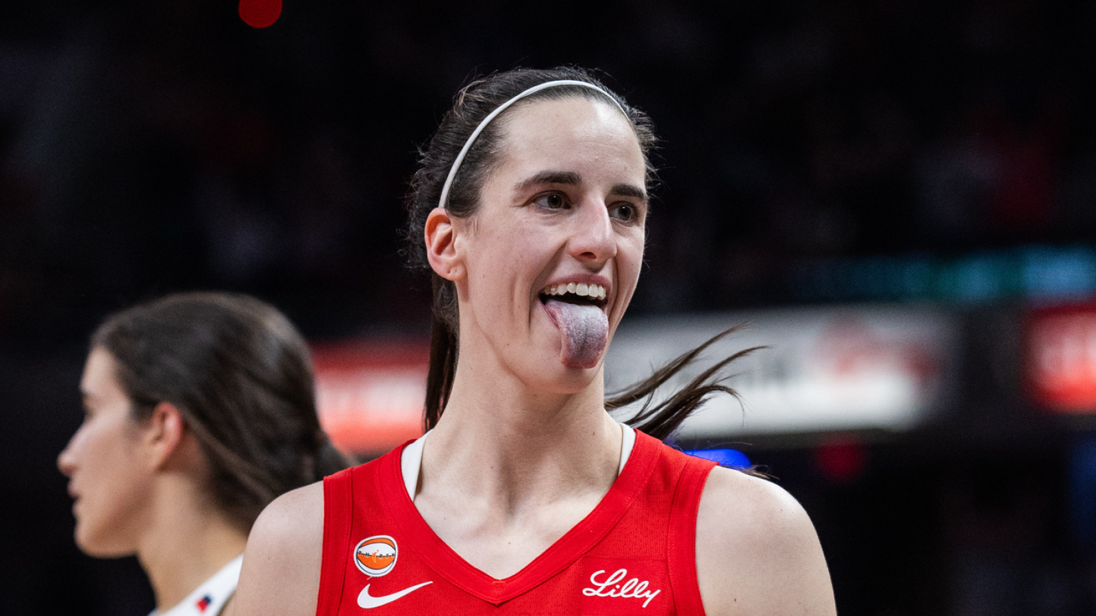 https://www.yardbarker.com/media/e/4/e431da0539d7ea0c4b1cefd454e28b57a6b65d7e/thumb_16x9/caitlin-clark-rediscovering-record-setting-form.jpg?v=1