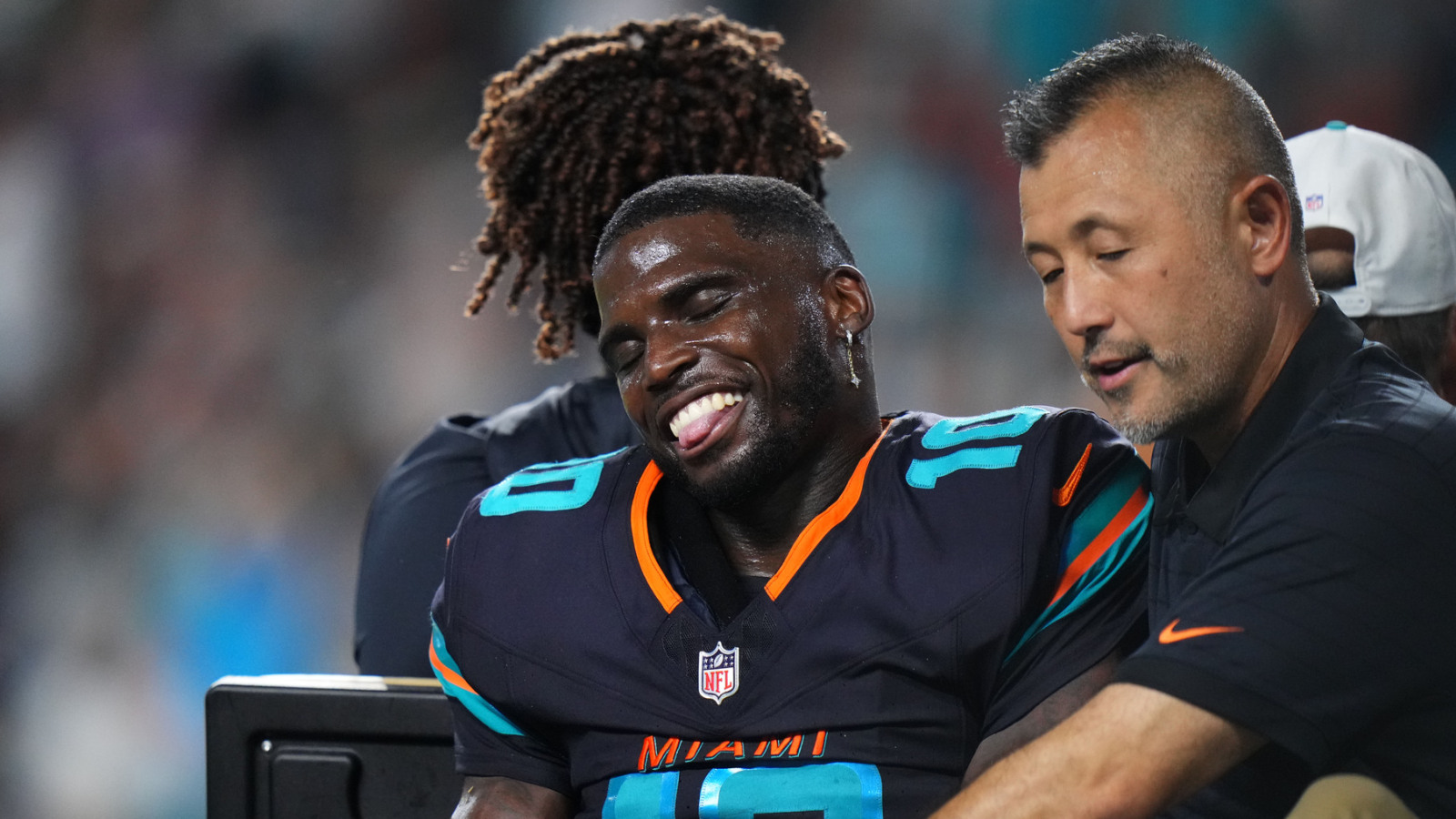 https://www.yardbarker.com/media/e/4/e453af86521fc753b28c4e4153d29f08fa97646b/thumb_16x9/dolphins-receive-huge-blow-devastating-tyreek.jpg?v=1