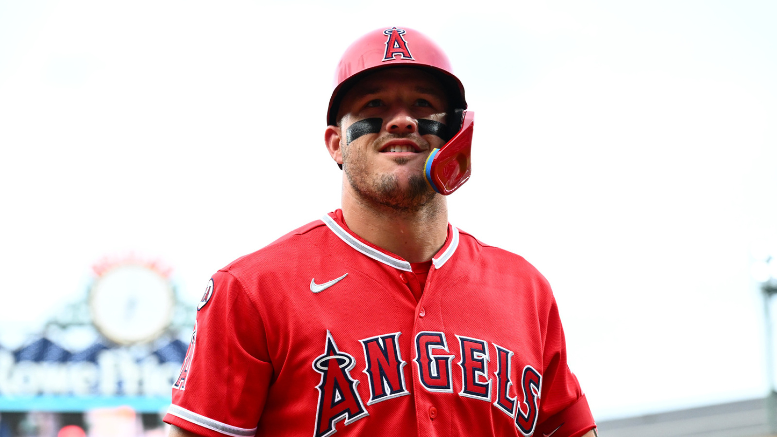 https://www.yardbarker.com/media/e/4/e4dc23ae92e4a03fe2fadc4fde8da2df7cf17a3d/thumb_16x9/mike-trouts-response-angels-fire-sale-raises.jpg?v=1