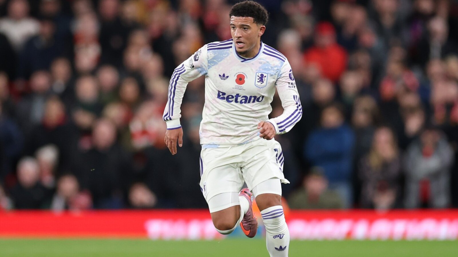 Jadon-Sancho-in-action-for-