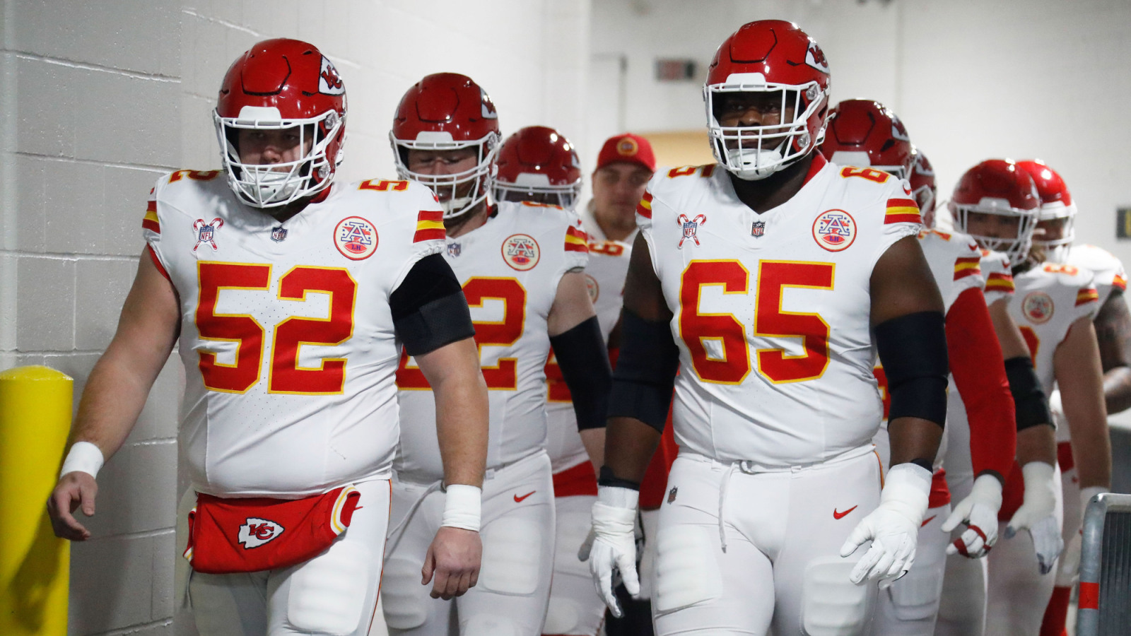 https://www.yardbarker.com/media/e/4/e4f9eb3633c194885704c0b97b97ebe5bcb73667/thumb_16x9/chiefs-o-line-still-massive-problems-despite-trey.jpg?v=1