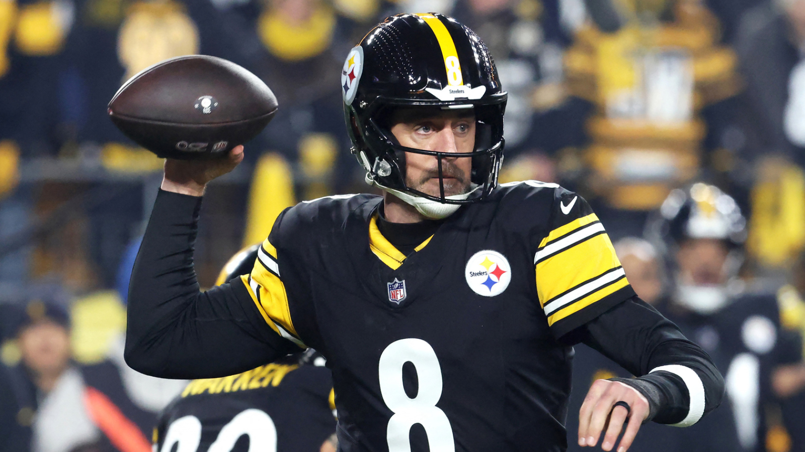 https://www.yardbarker.com/media/e/4/e4fc802bc17ed4db6ef6aec15c1b9337fc749542/thumb_16x9/aaron-rodgers-former-teammate-doubts-qb-steelers.jpg?v=1
