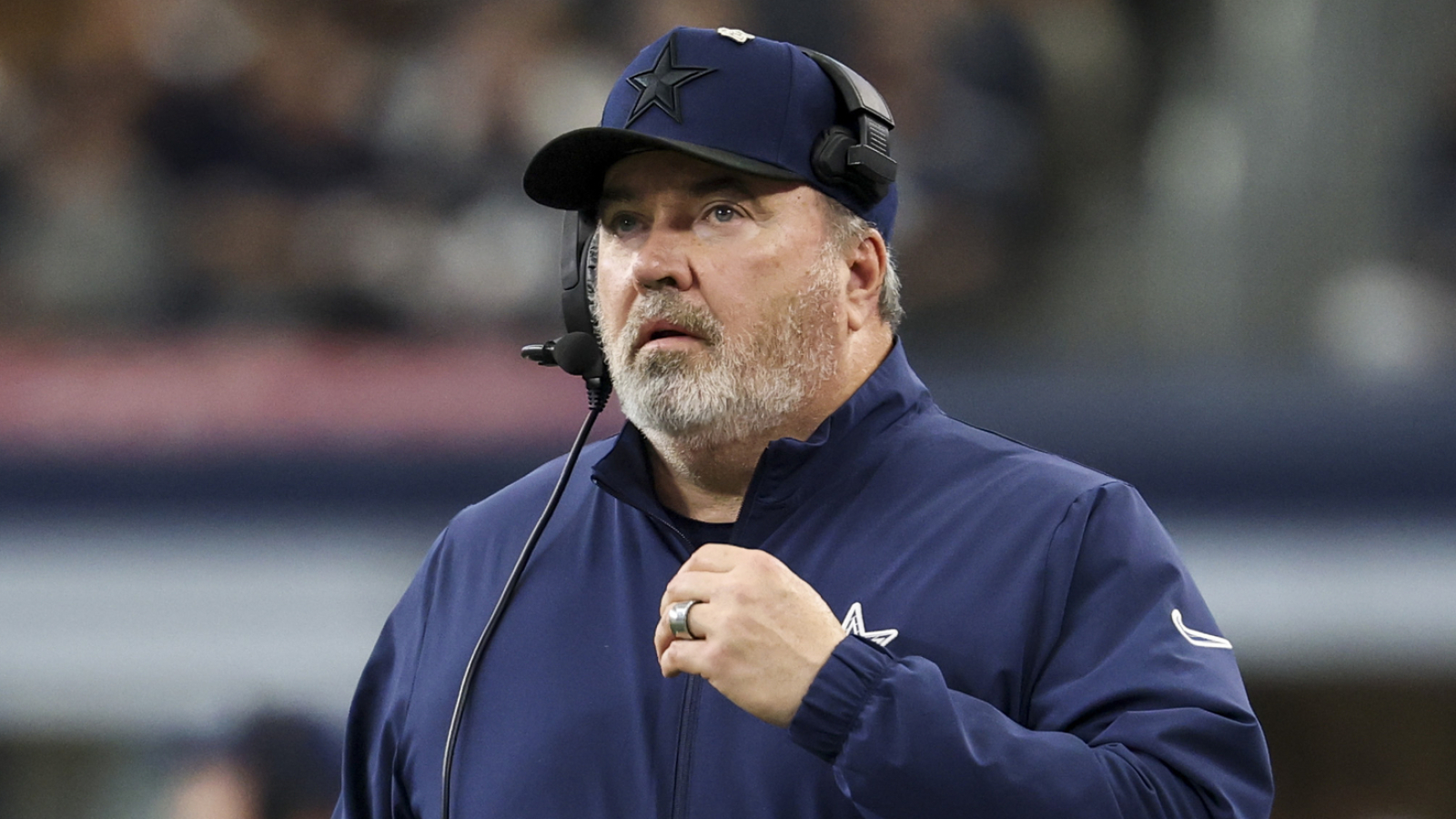 https://www.yardbarker.com/media/e/5/e51ffdefb63633c063ac2b07498e74ca5b9942f4/thumb_16x9/jan-5-2025-arlington-texas-usa-dallas-cowboys.jpg?v=2