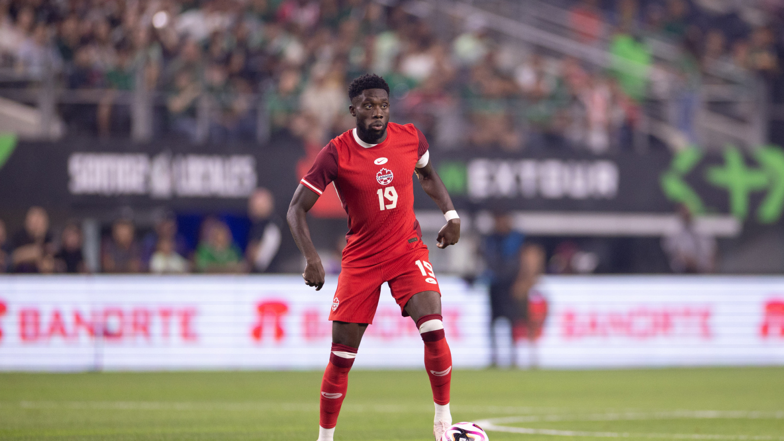 Man United given warning as transfer target branded ‘defensively