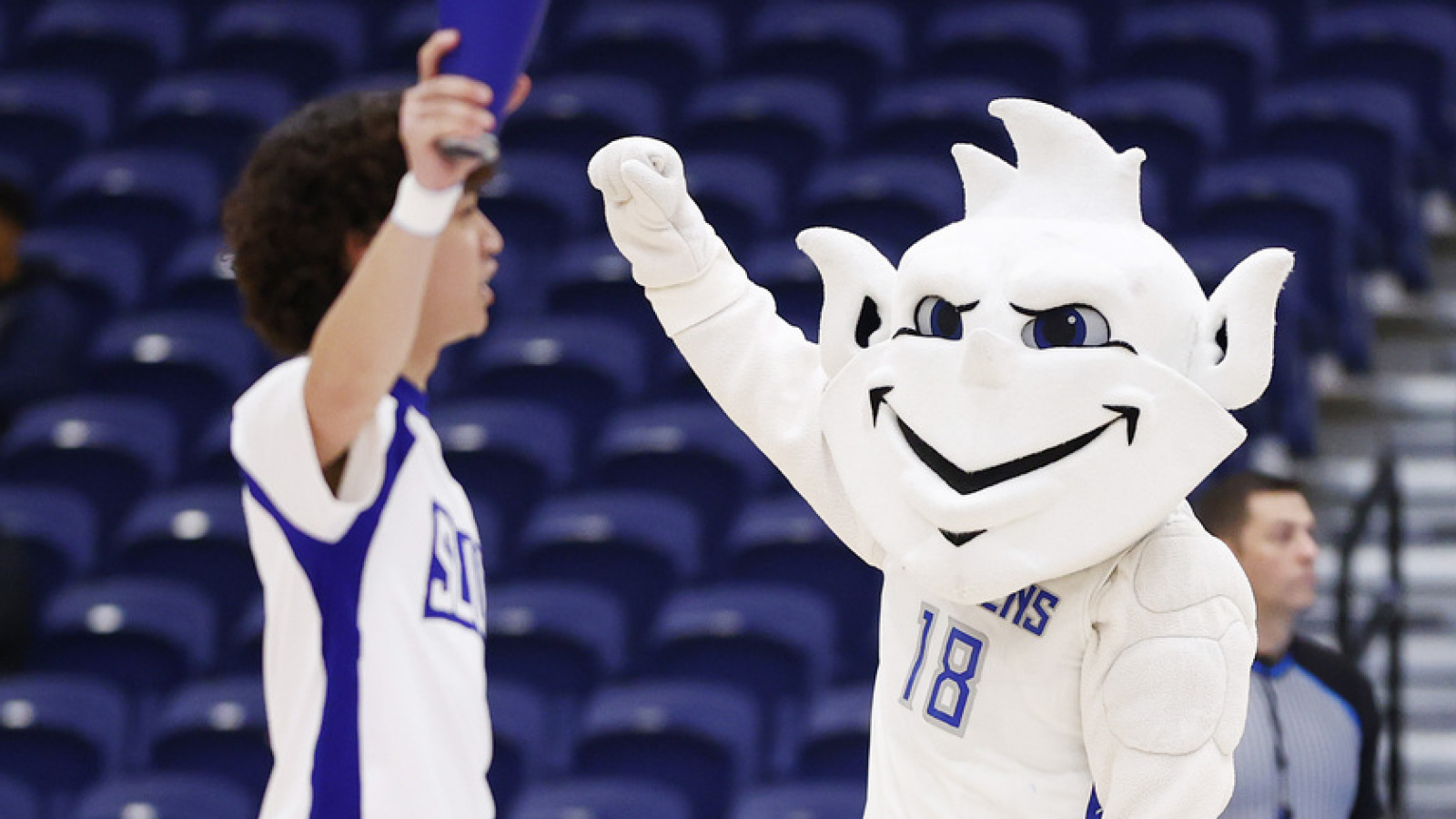 https://www.yardbarker.com/media/e/5/e5bfc3cfbb76d38ff5be1c02743d93b0b7475e75/thumb_16x9/ncaa-basketball-tournament-mascots-quiz.jpg?v=1