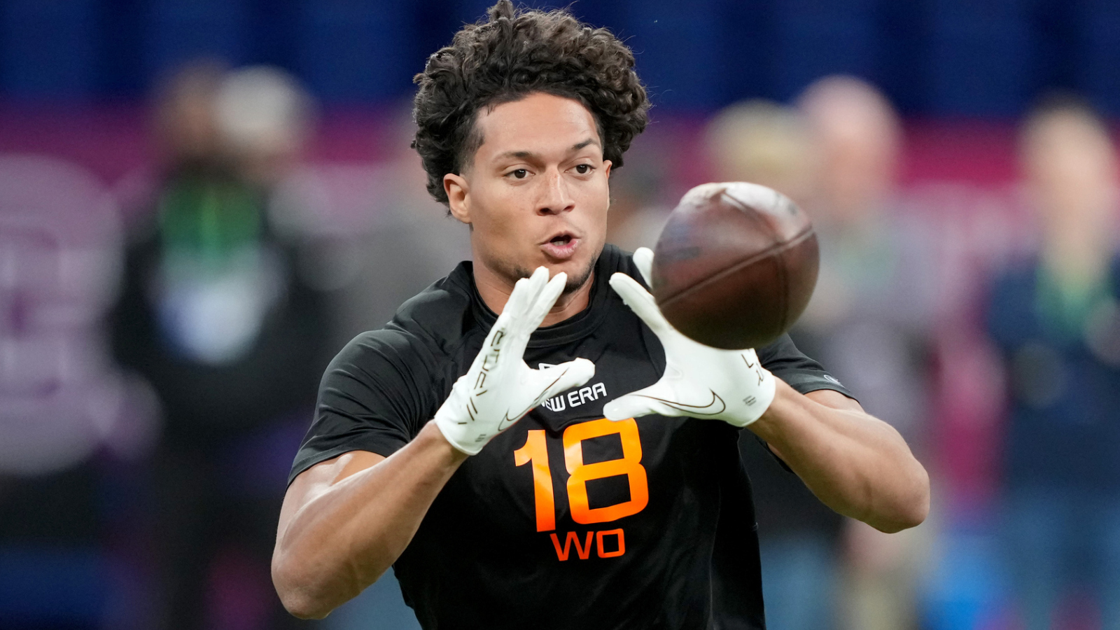 https://www.yardbarker.com/media/e/5/e5ca73006d7f680da8d6ca26e8156086d307d823/thumb_16x9/texans-second-round-pick-lands-historic-rookie.jpg?v=1