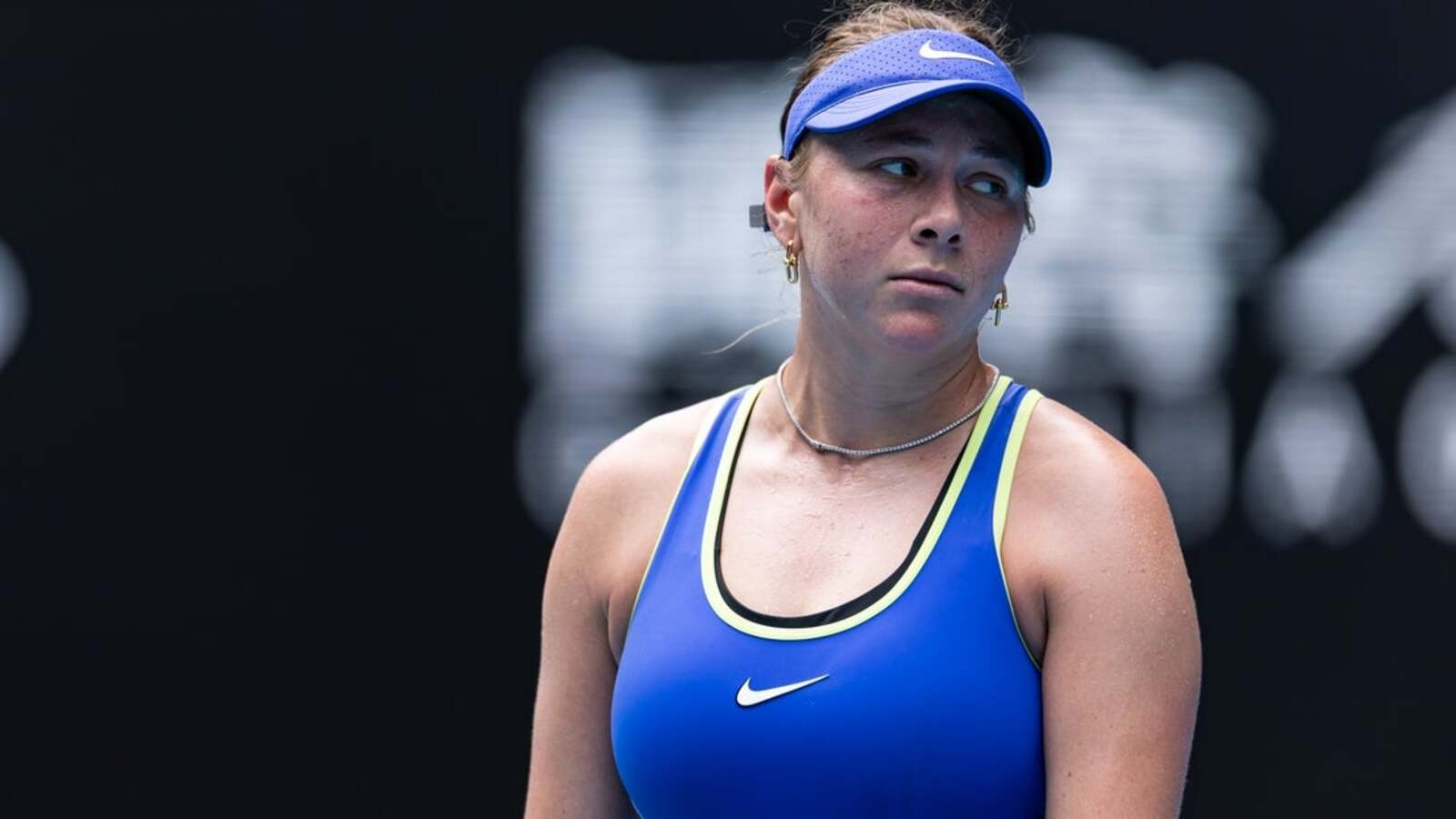 Defending champ Amanda Anisimova bows out of Qatar opener