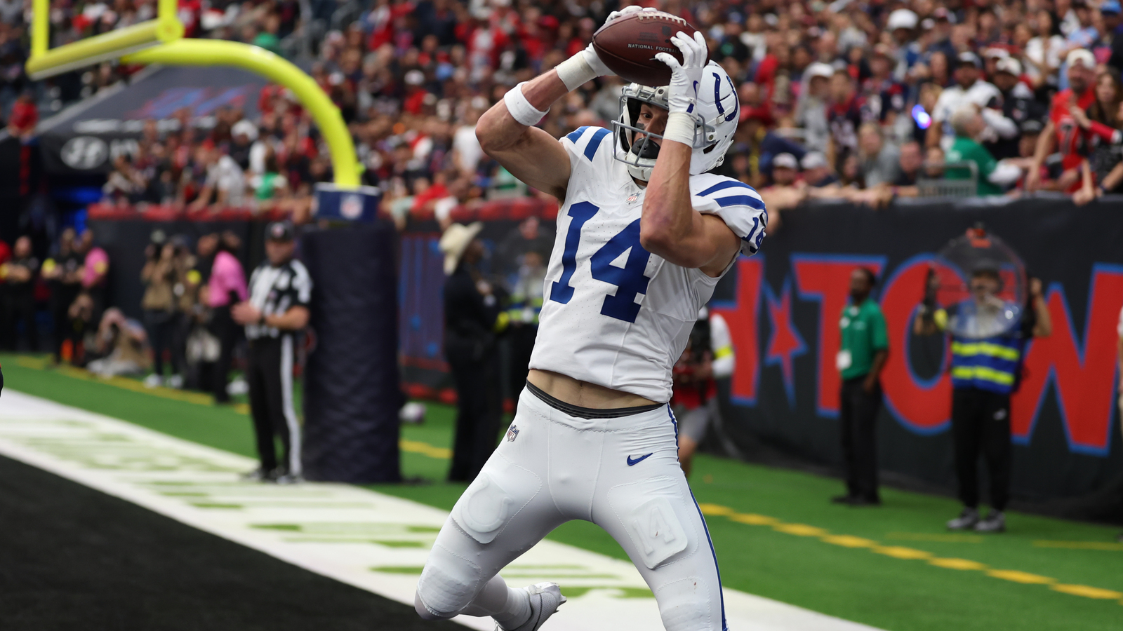 Colts Re-Sign Alec Pierce, Trade Michael Pittman Jr. to Steelers ...