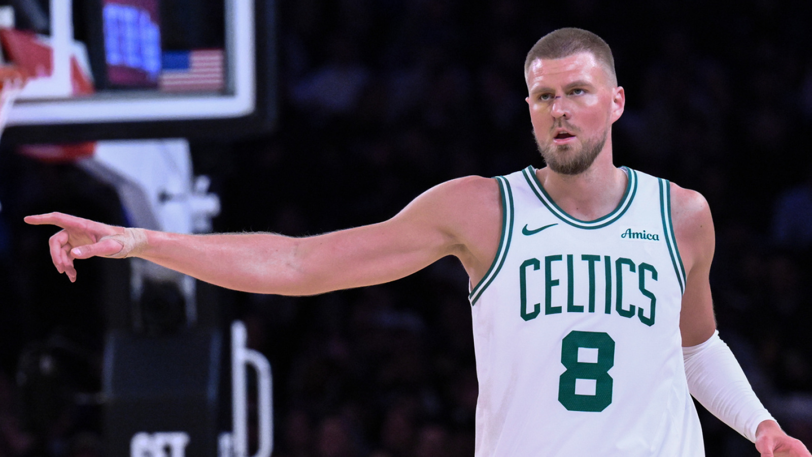 https://www.yardbarker.com/media/e/6/e685fba24b540612122542c51d496e44689db993/thumb_16x9/concerning-details-emerge-kristaps-porzingis.jpg?v=1