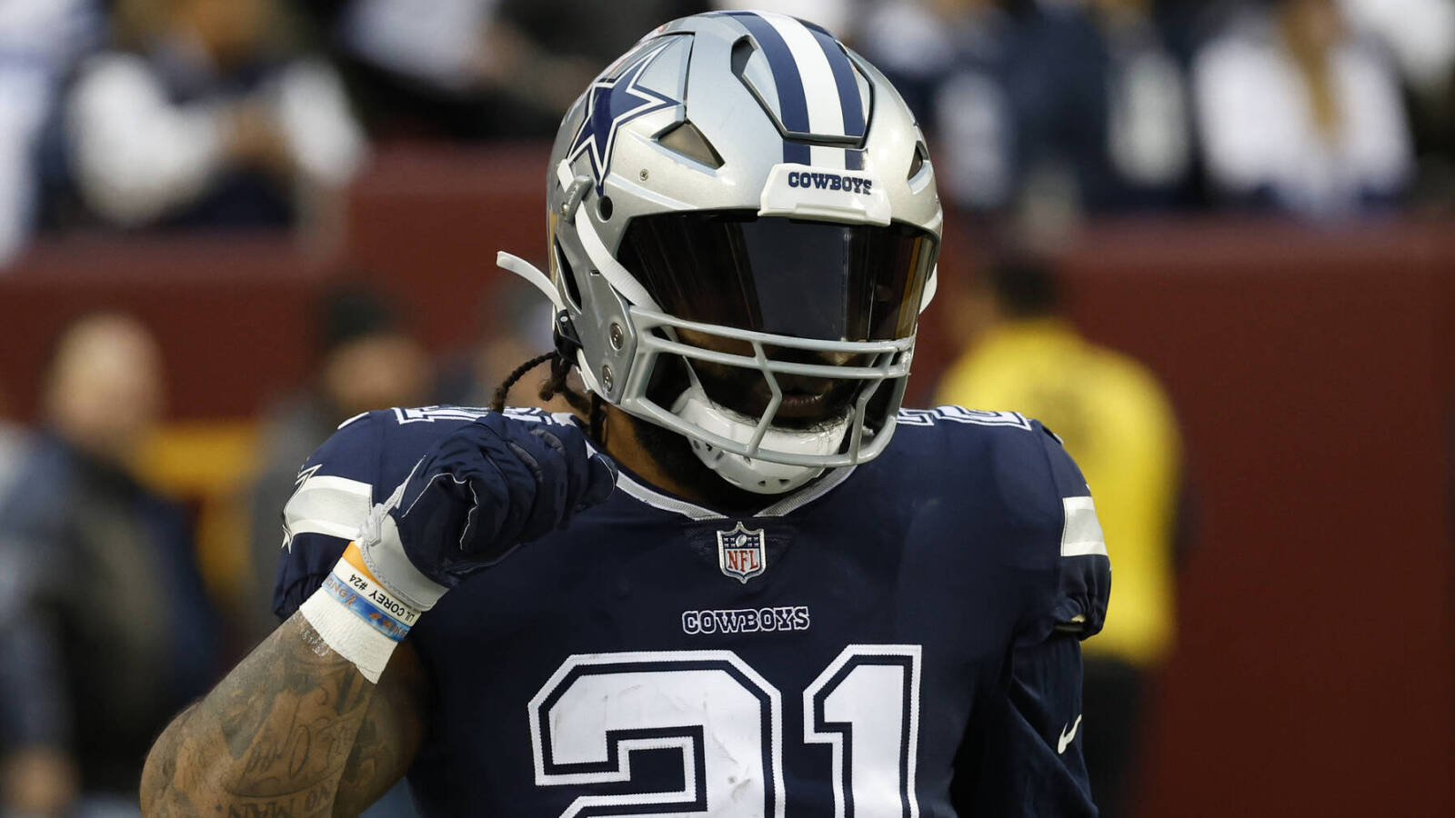 Eagles stars react to Ezekiel Elliott news