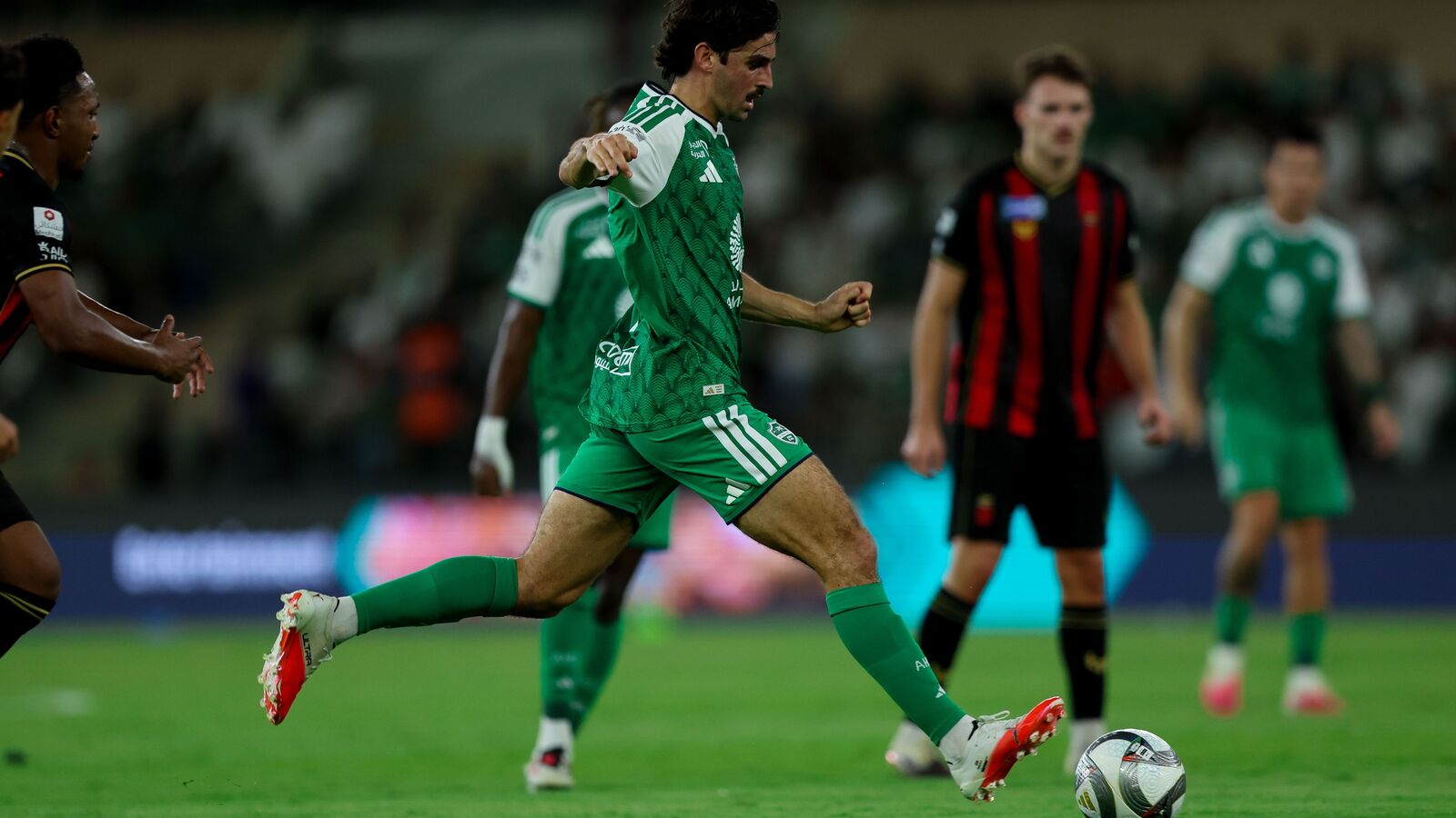 Al-Hilal at the summit: blue winds that swept everyone aside in the mercato of limited millions