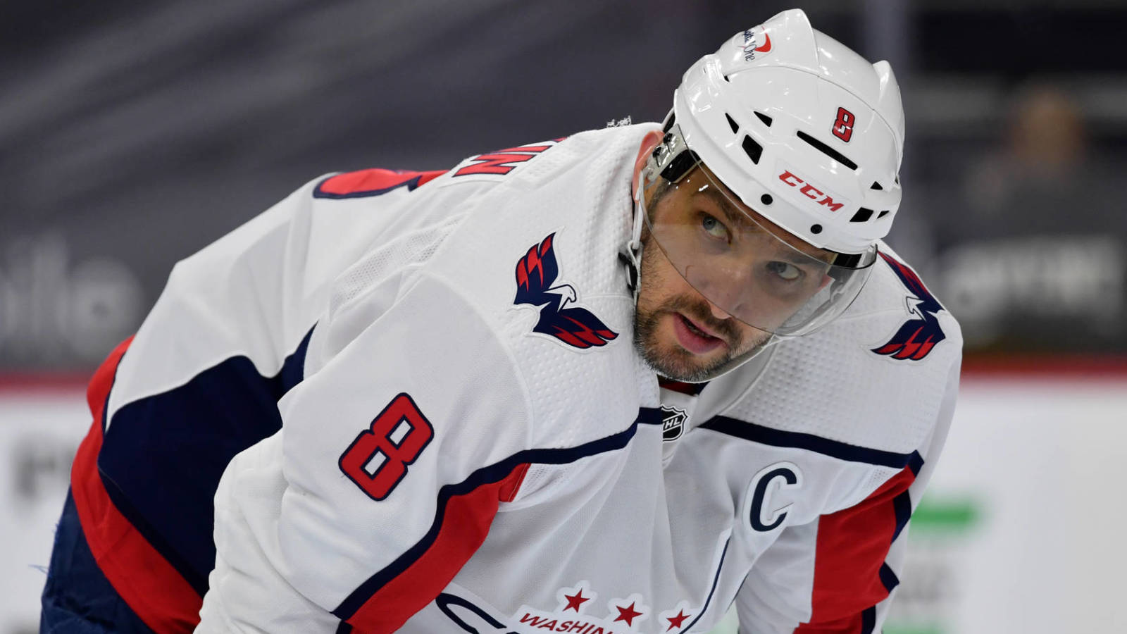 Alex Ovechkin setiap hari dengan cedera lutut