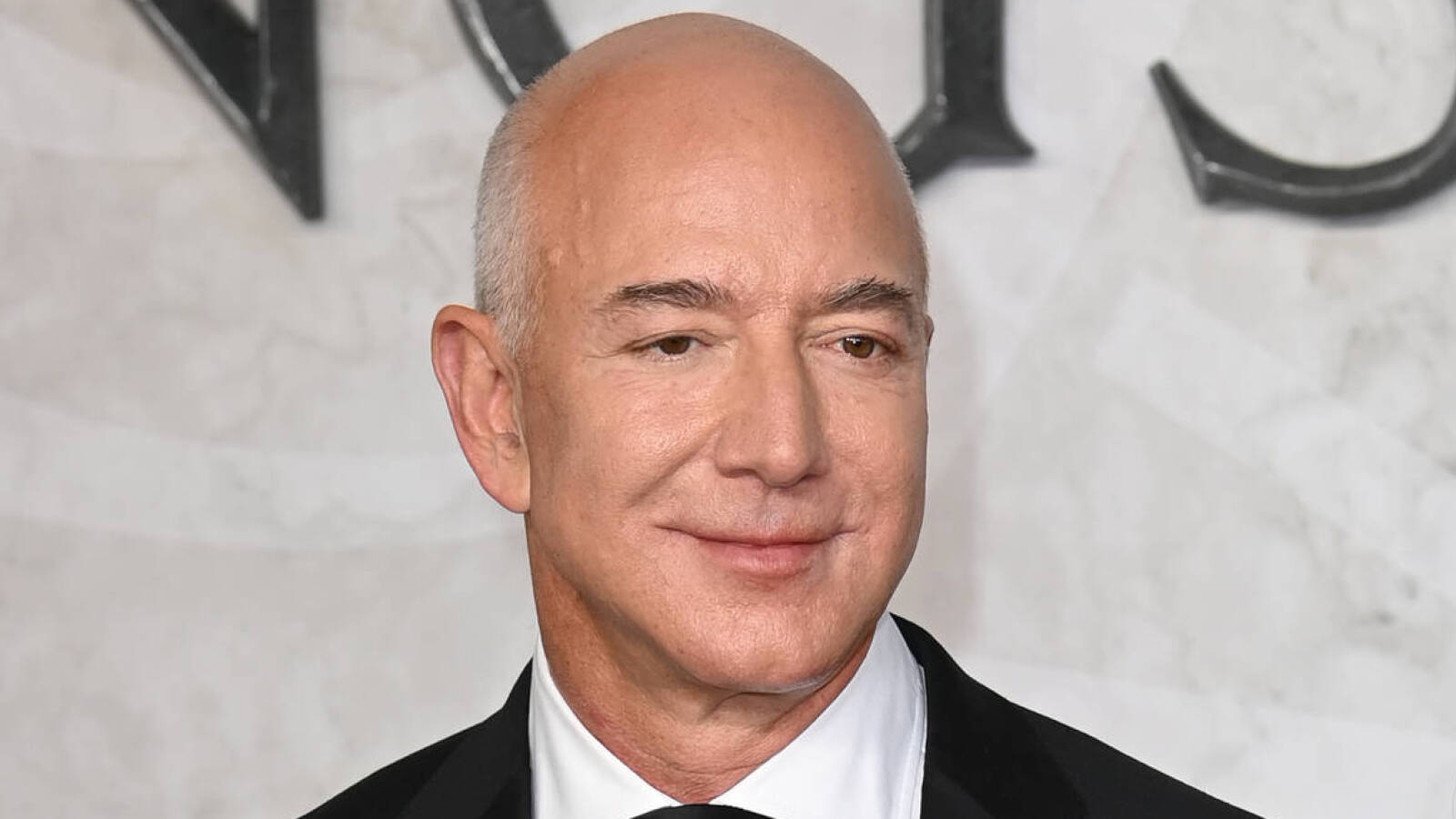 Jeff Bezos reportedly not involved in initial bidding process for Commanders Yardbarker
