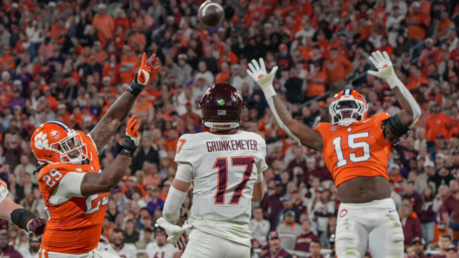 Virginia Tech Stuns Clemson With Late Touchdown to Win 20-16 | Yardbarker