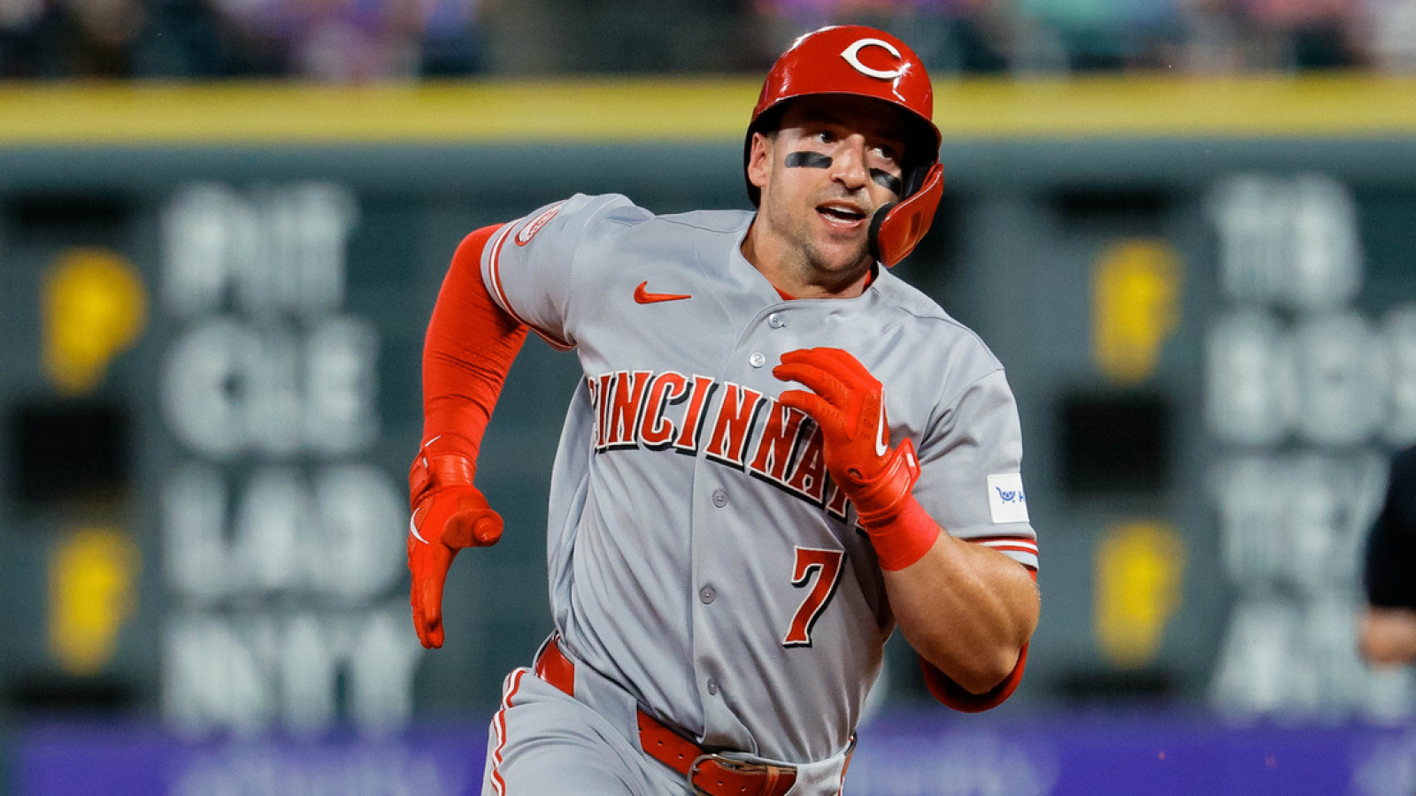 Reds' Spencer Steer goes from potential trade candidate to landing on the shelf