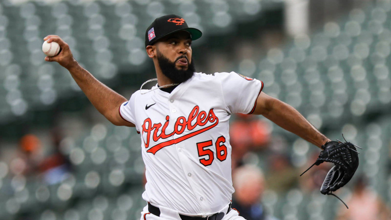 https://www.yardbarker.com/media/e/8/e85796418f2d63d5cdb411e5c6e8409ce4f6b152/thumb_16x9/orioles-blue-jays-pull-off-unique-trade-during.jpg?v=1