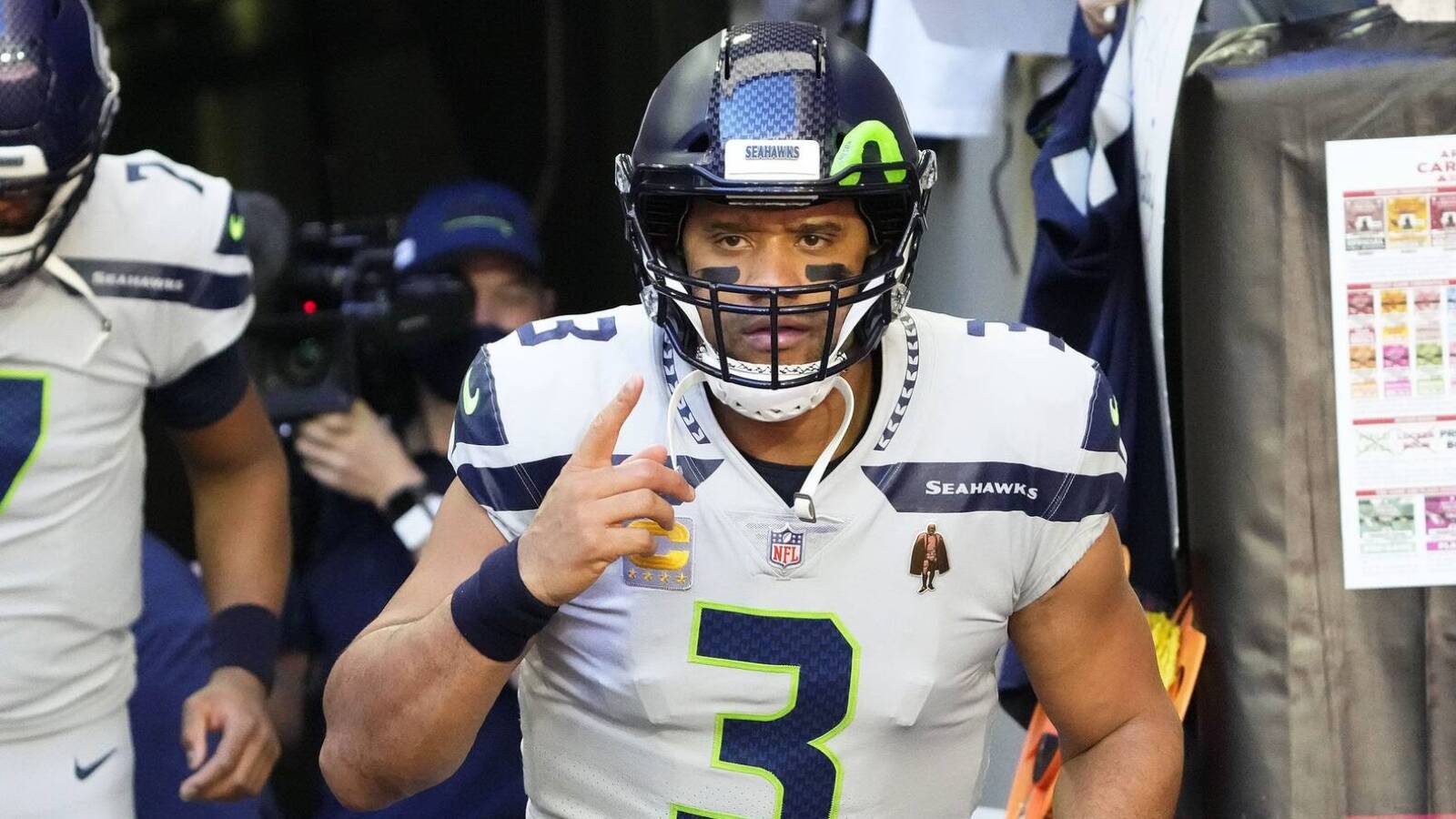 Russell Wilson declined trades to Eagles, Commanders